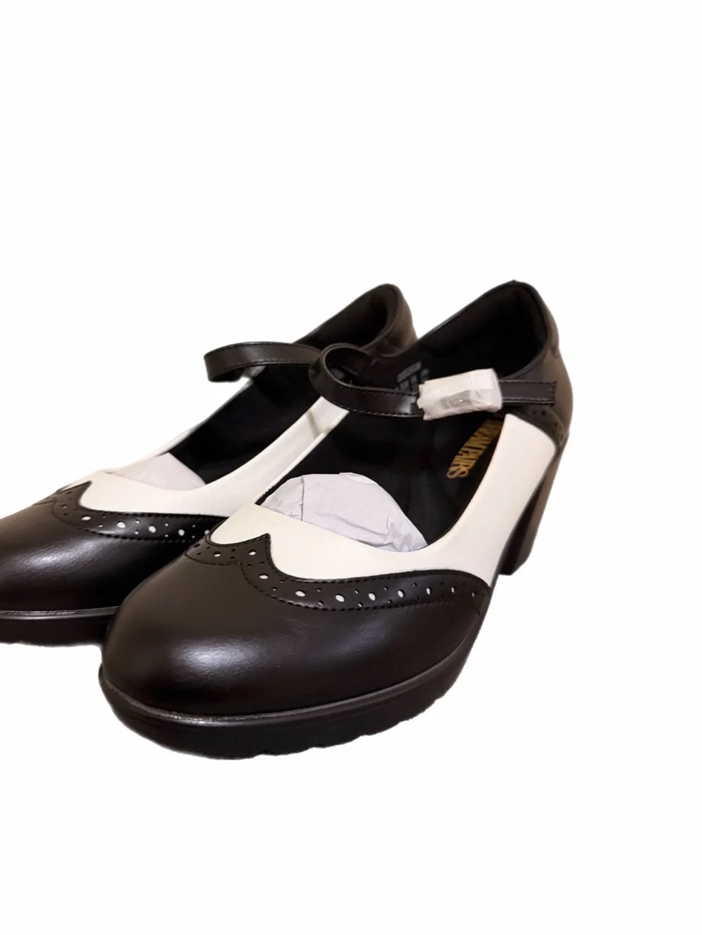 Dream Pairs Black and Cream Mary Jane Wingtip Flats